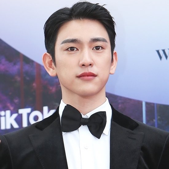 Momen yang diabadikan oleh penggemar Park Jinyoung