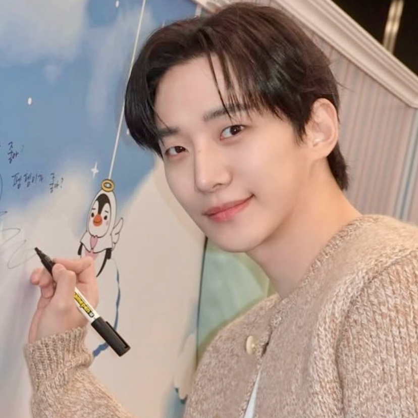 Foto kegiatan terbaru dari Lee Junho