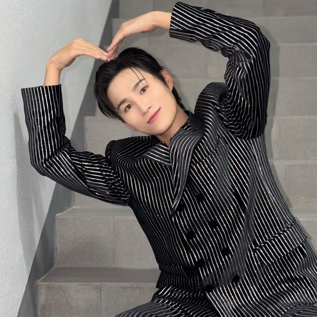 Behind-the-scenes cut of Kim Heejae