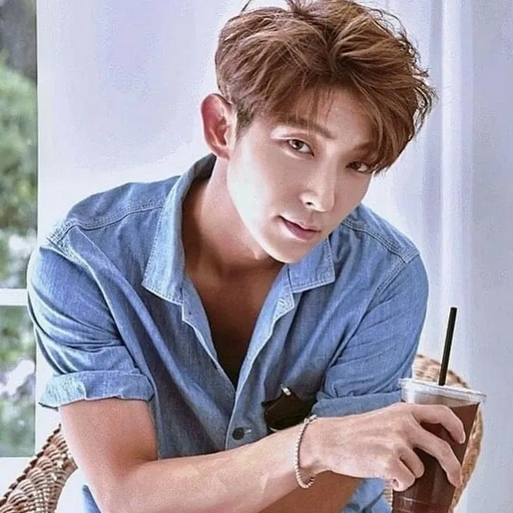Behind-the-scenes cut of Lee Joongi