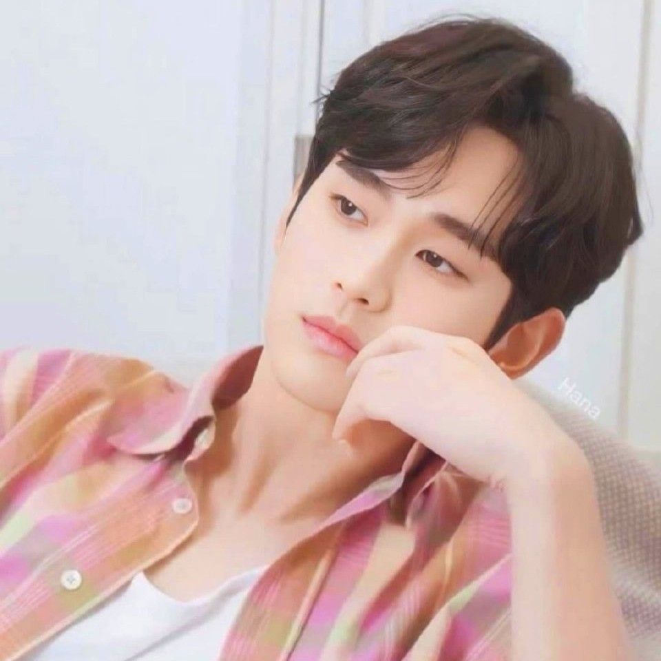 キム・スヒョンのビハインドカット