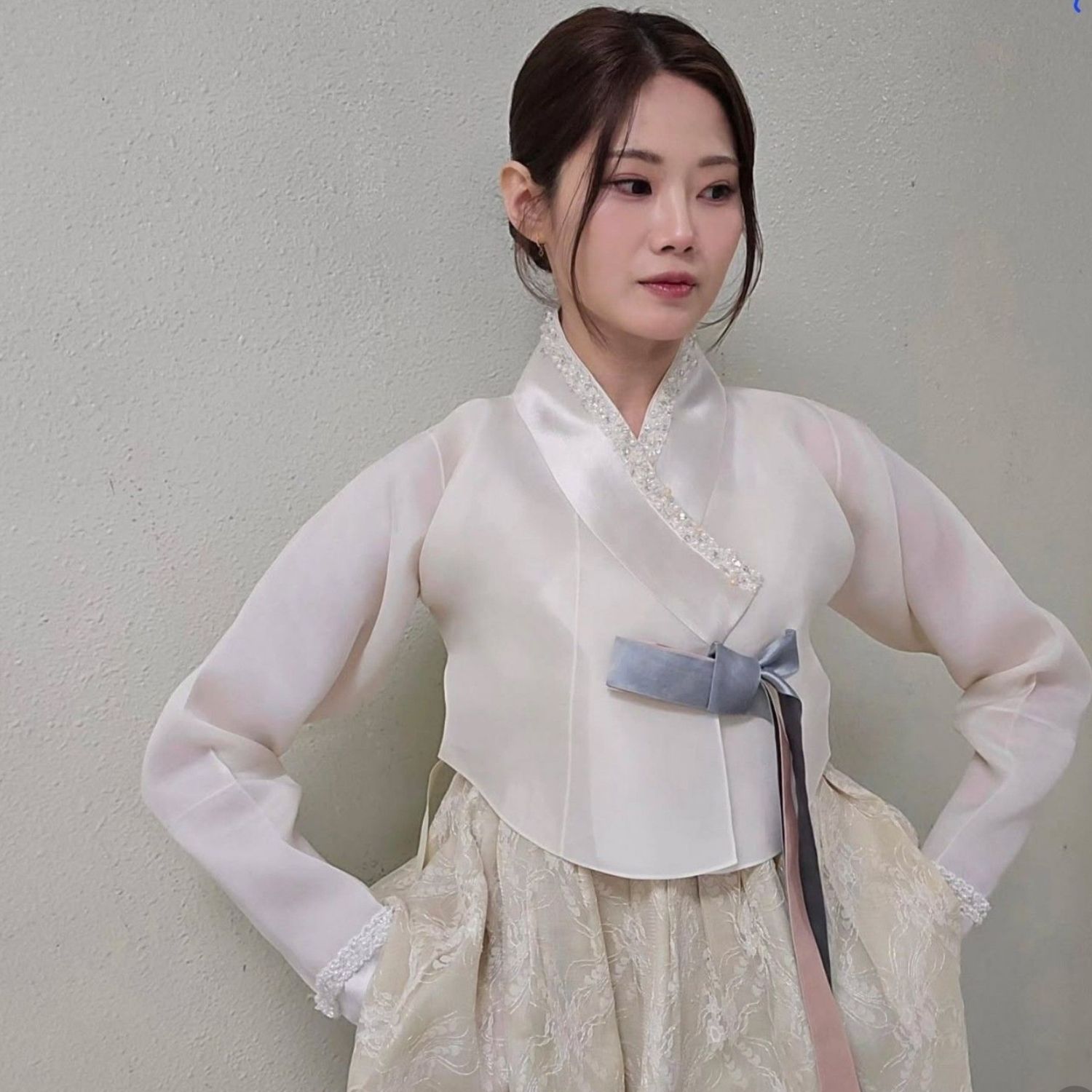 Behind-the-scenes cut of Bae Ahyeon