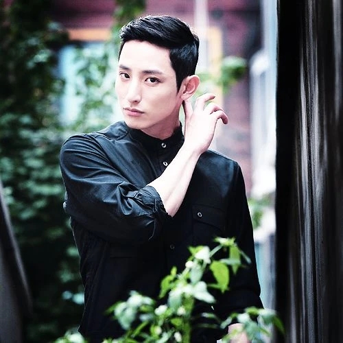 Behind-the-scenes cut of Lee Soohyuk