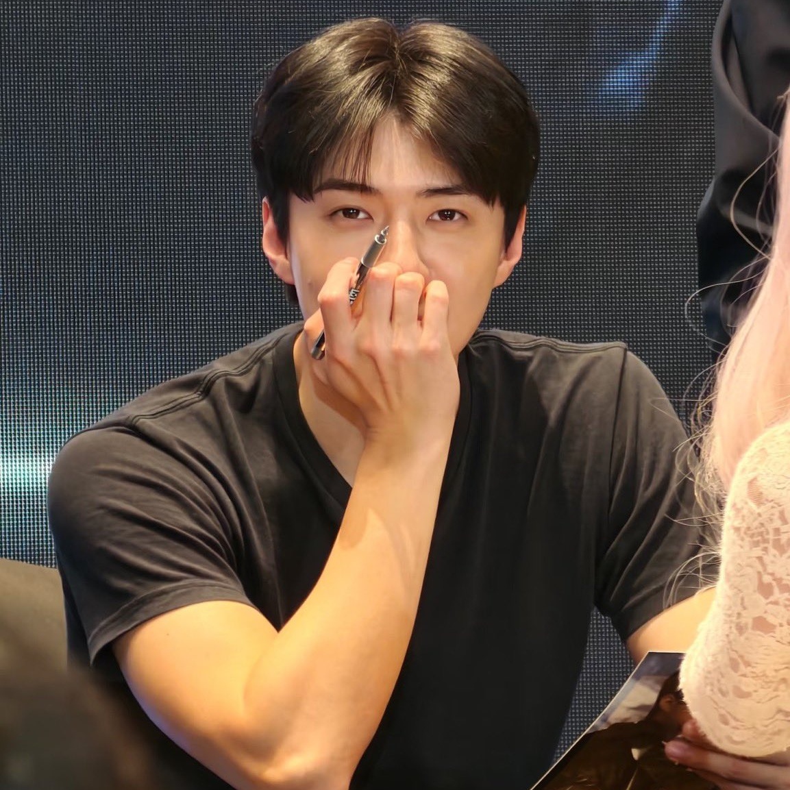 Momen yang diabadikan oleh penggemar Doh Kyungsoo (D.O.)