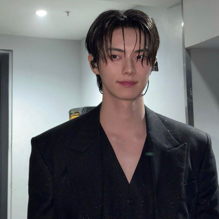 Latest photo of Lee Chaemin