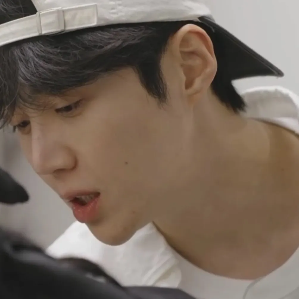 A moment captured by a fan of Kim Seonho