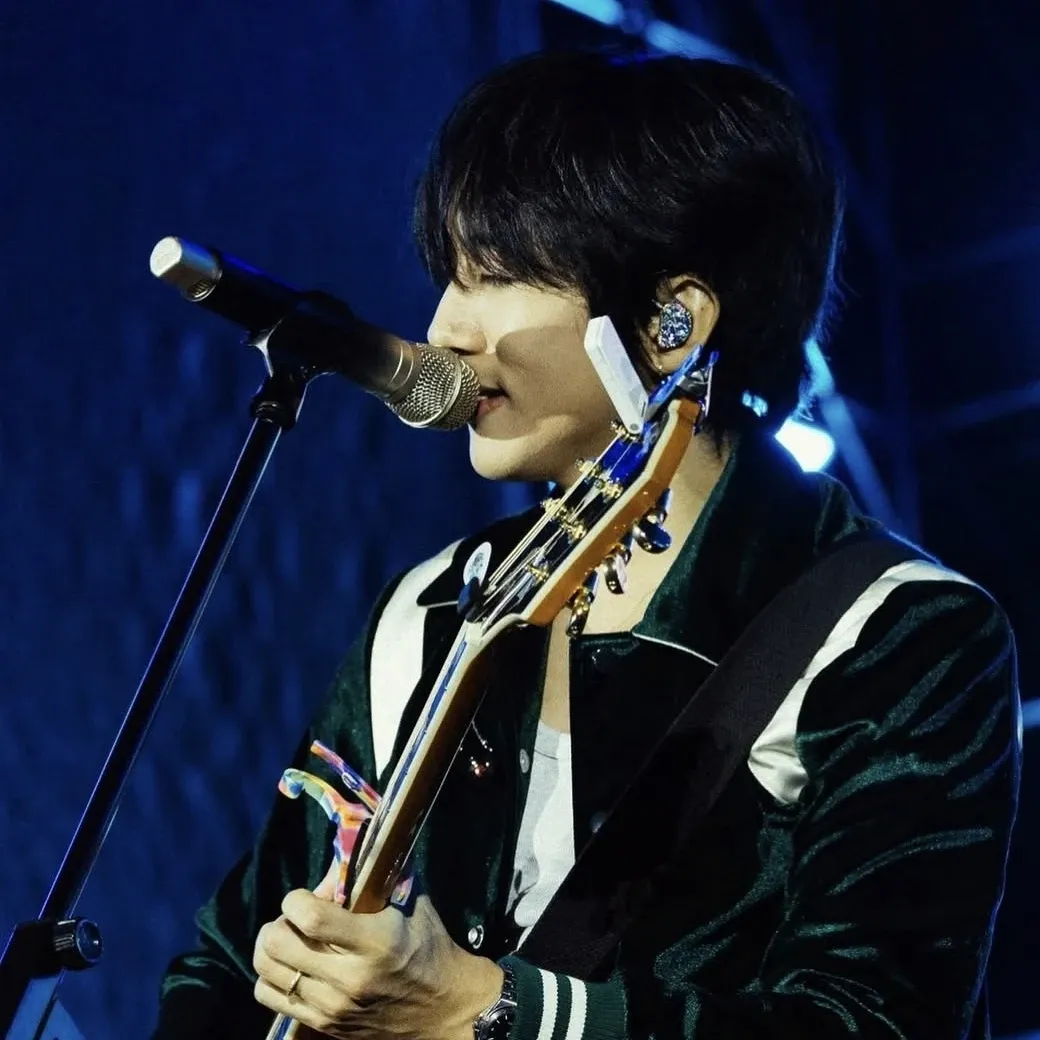 Behind-the-scenes cut of Lee Seungyoon