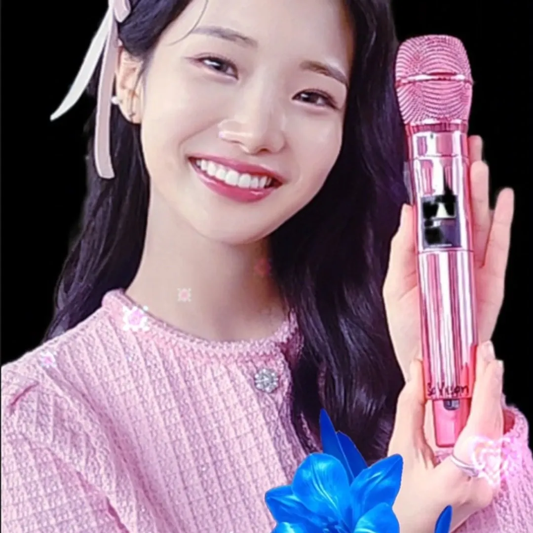 A moment captured by a fan of Kim Soyeon (2004)