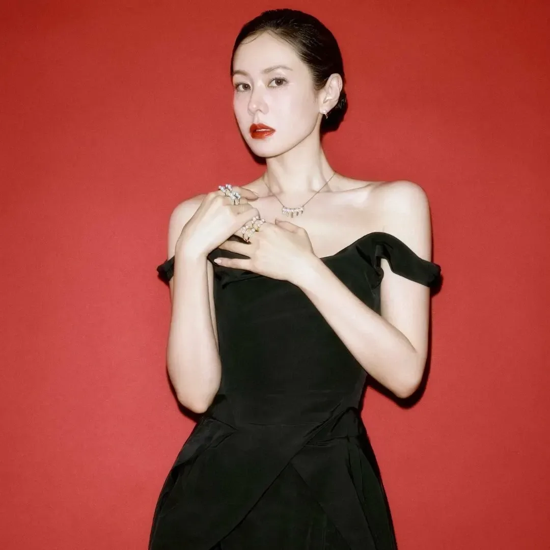 Foto terbaru dari Son Yejin