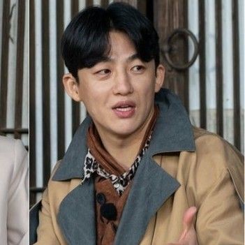 Representative photo of Shin Seungtae showing their charm