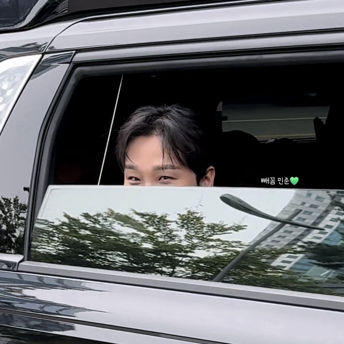 Behind-the-scenes cut of Song Minjun