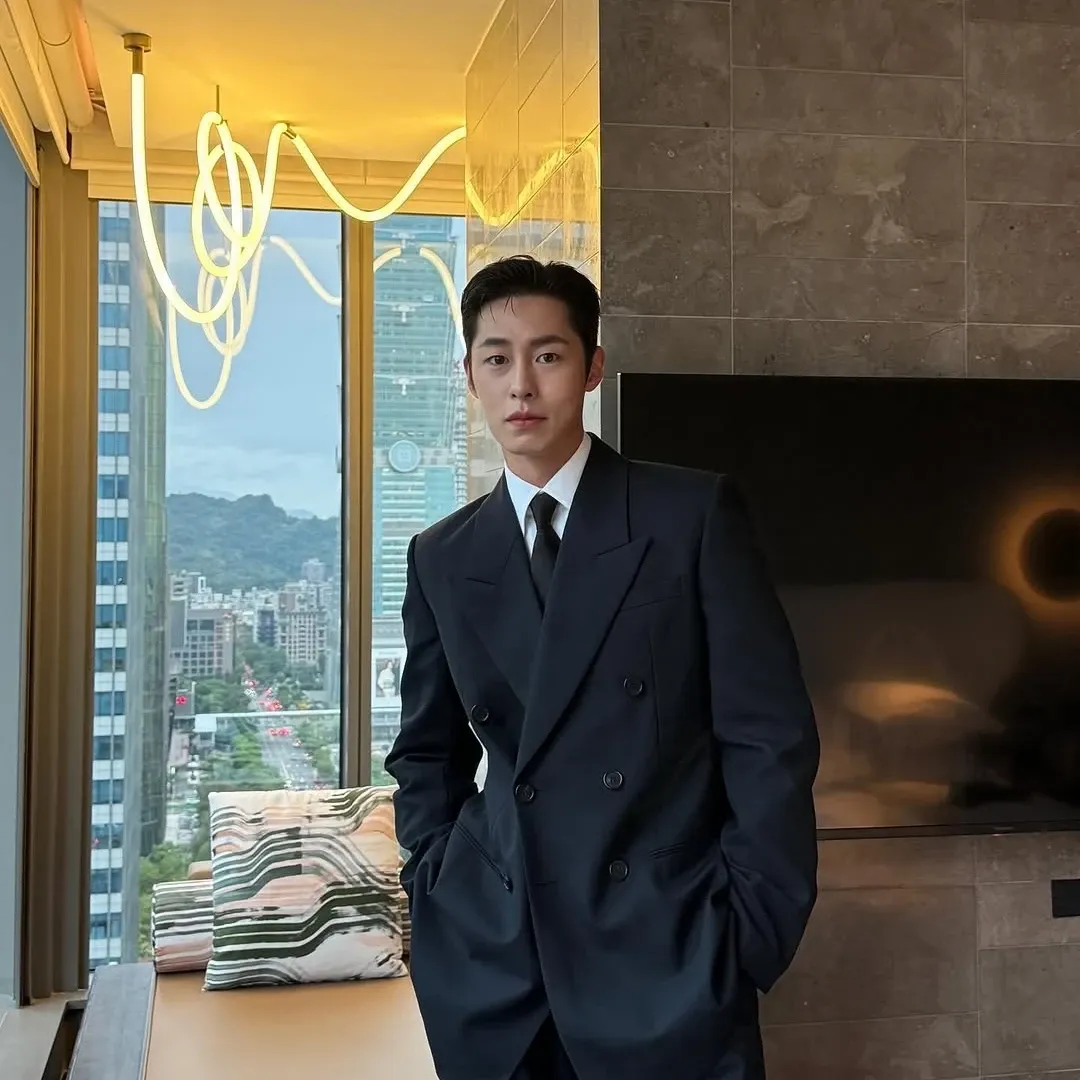 Recent activity shot of Lee Jaewook