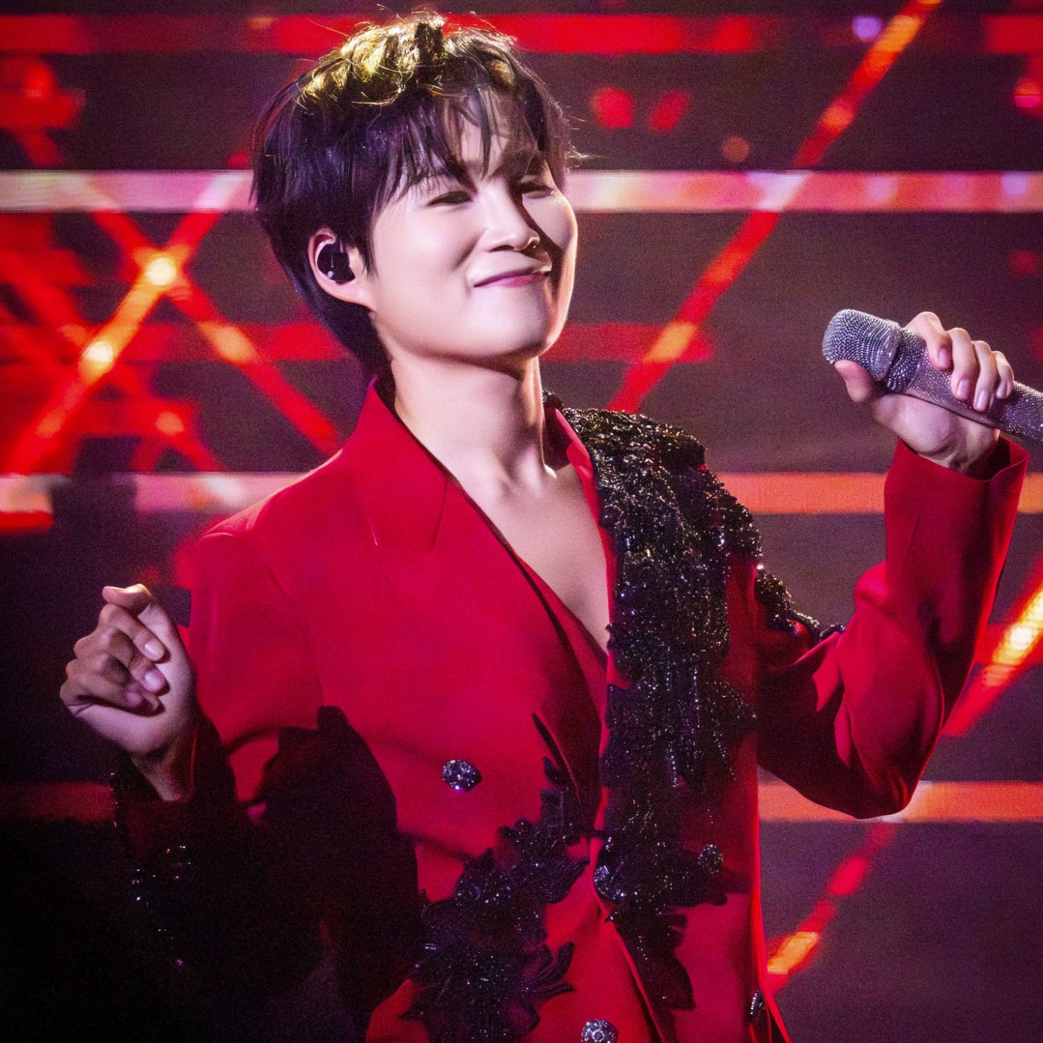 Behind-the-scenes cut of Kim Heejae