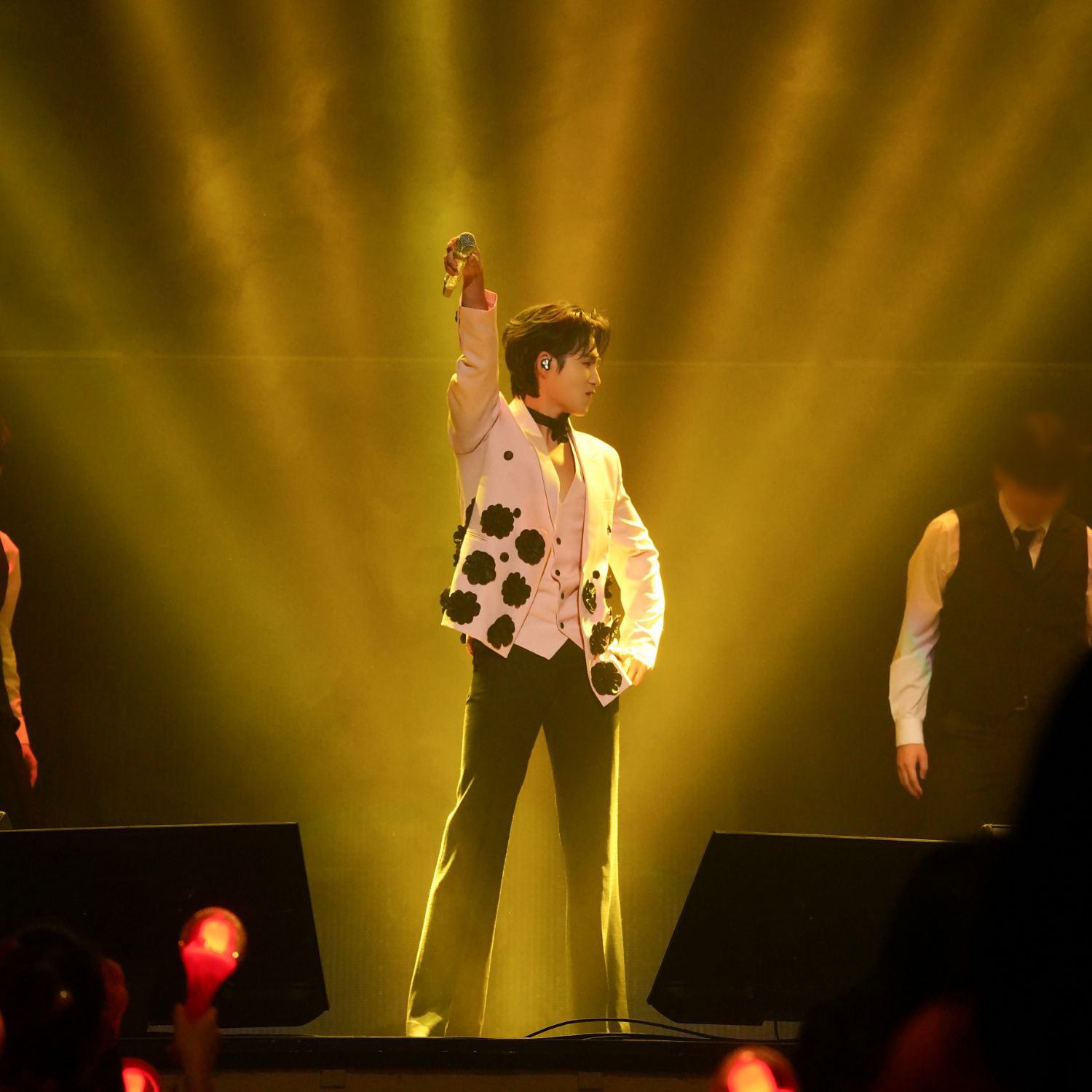 粉丝拍下的金熙栽瞬间