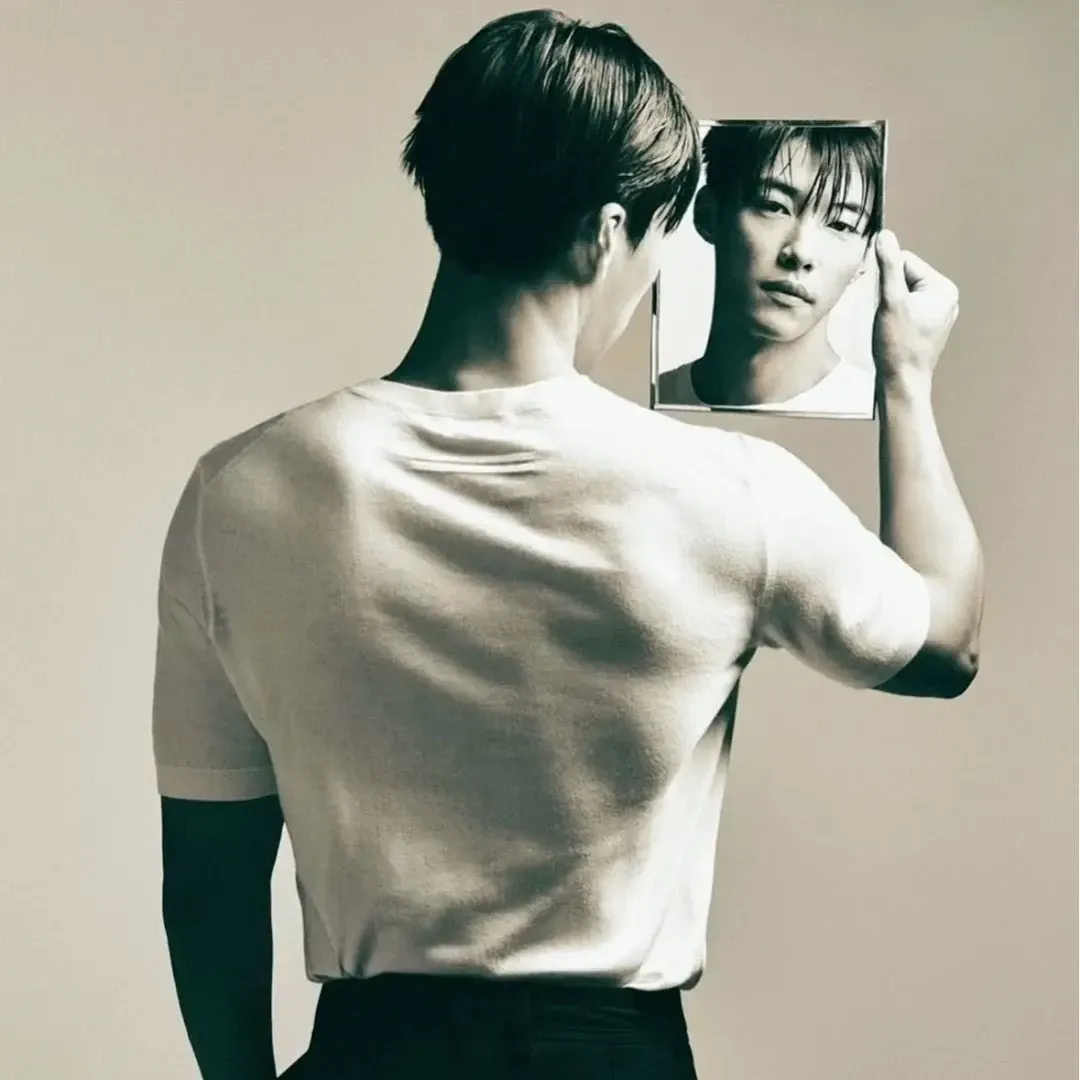 A moment captured by a fan of Woo Dohwan