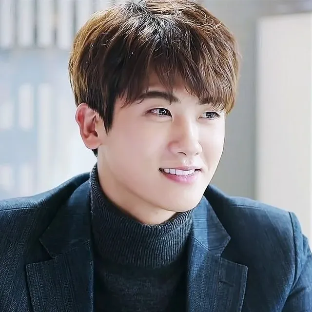 Behind-the-scenes cut of Park Hyungsik
