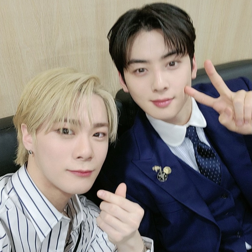 Behind-the-scenes cut of Cha Eunwoo