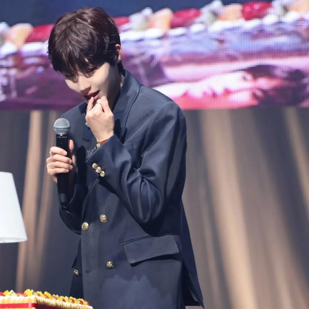 황인엽의 비하인드 컷