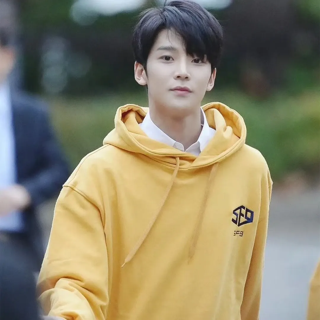 Momen yang diabadikan oleh penggemar Rowoon