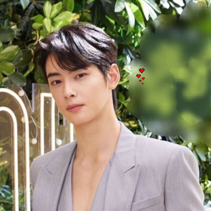 Latest photo of Cha Eunwoo