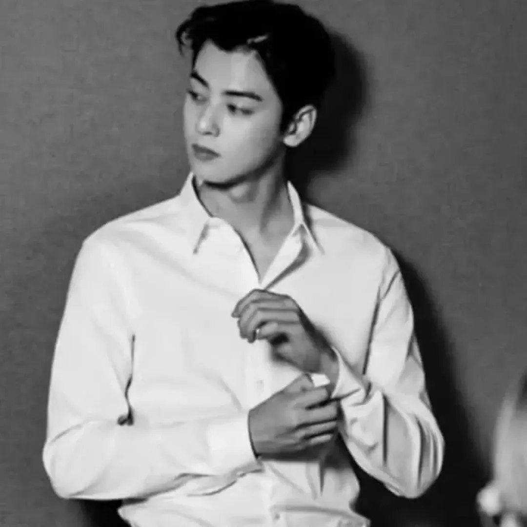 Recent activity shot of Cha Eunwoo