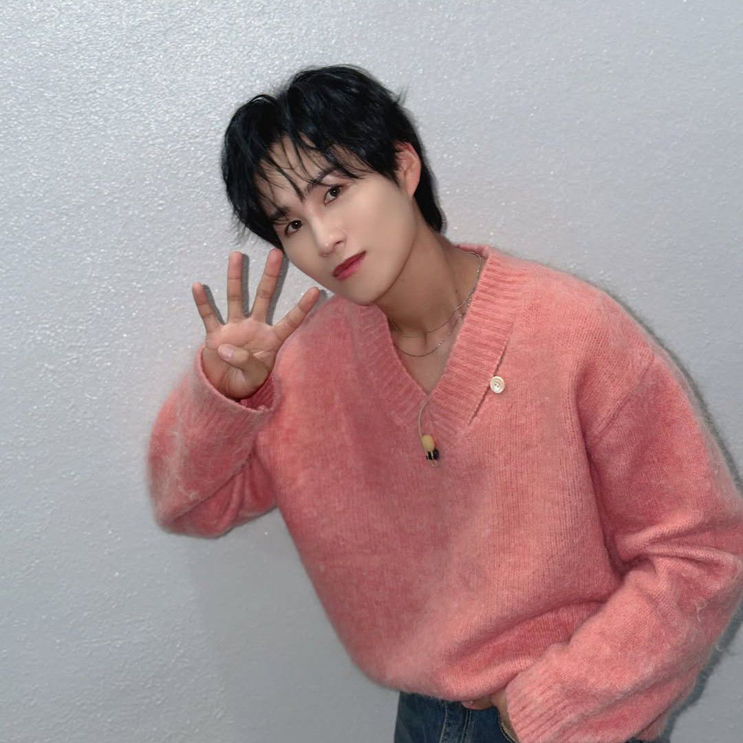 A moment captured by a fan of Kim Heejae