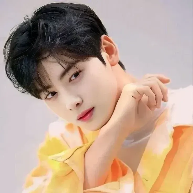 Recent activity shot of Cha Eunwoo