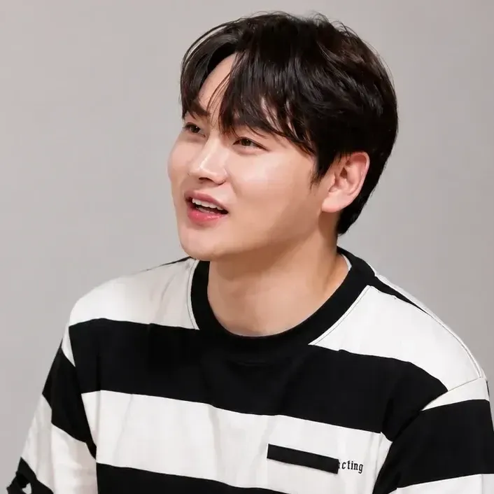 커뮤니티에서 화제된 인기 셀럽 콘텐츠