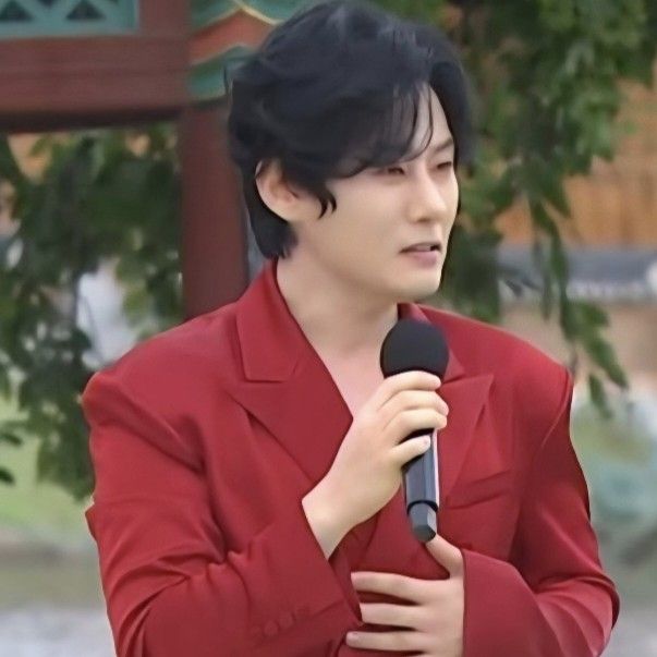 A moment captured by a fan of Kang Moonkyung