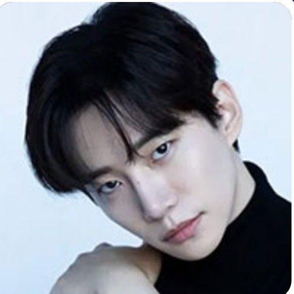 イ・ジュノの最近の活動ショット