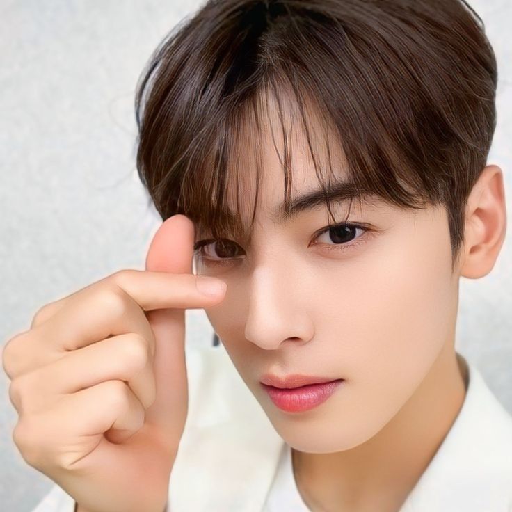 Recent activity shot of Cha Eunwoo