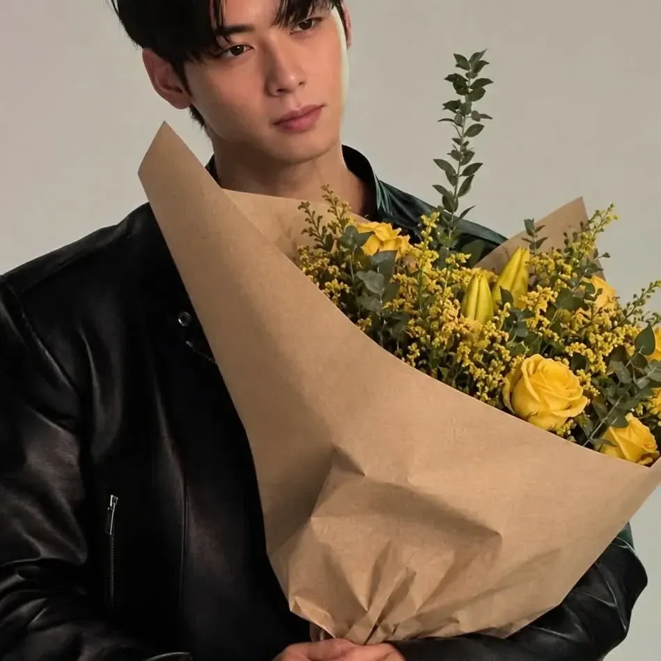 Latest photo of Cha Eunwoo