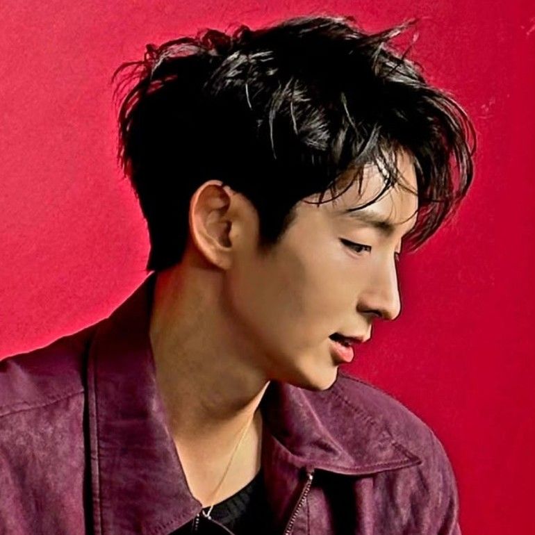 Behind-the-scenes cut of Lee Joongi