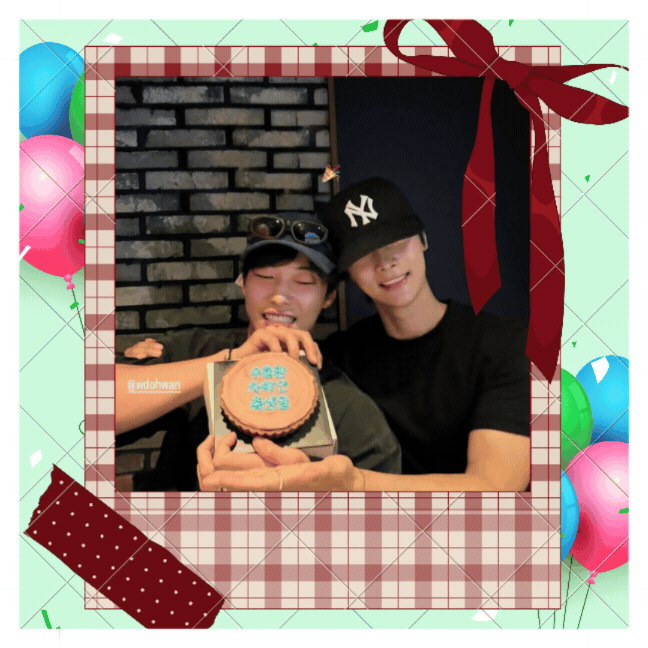 A moment captured by a fan of Woo Dohwan