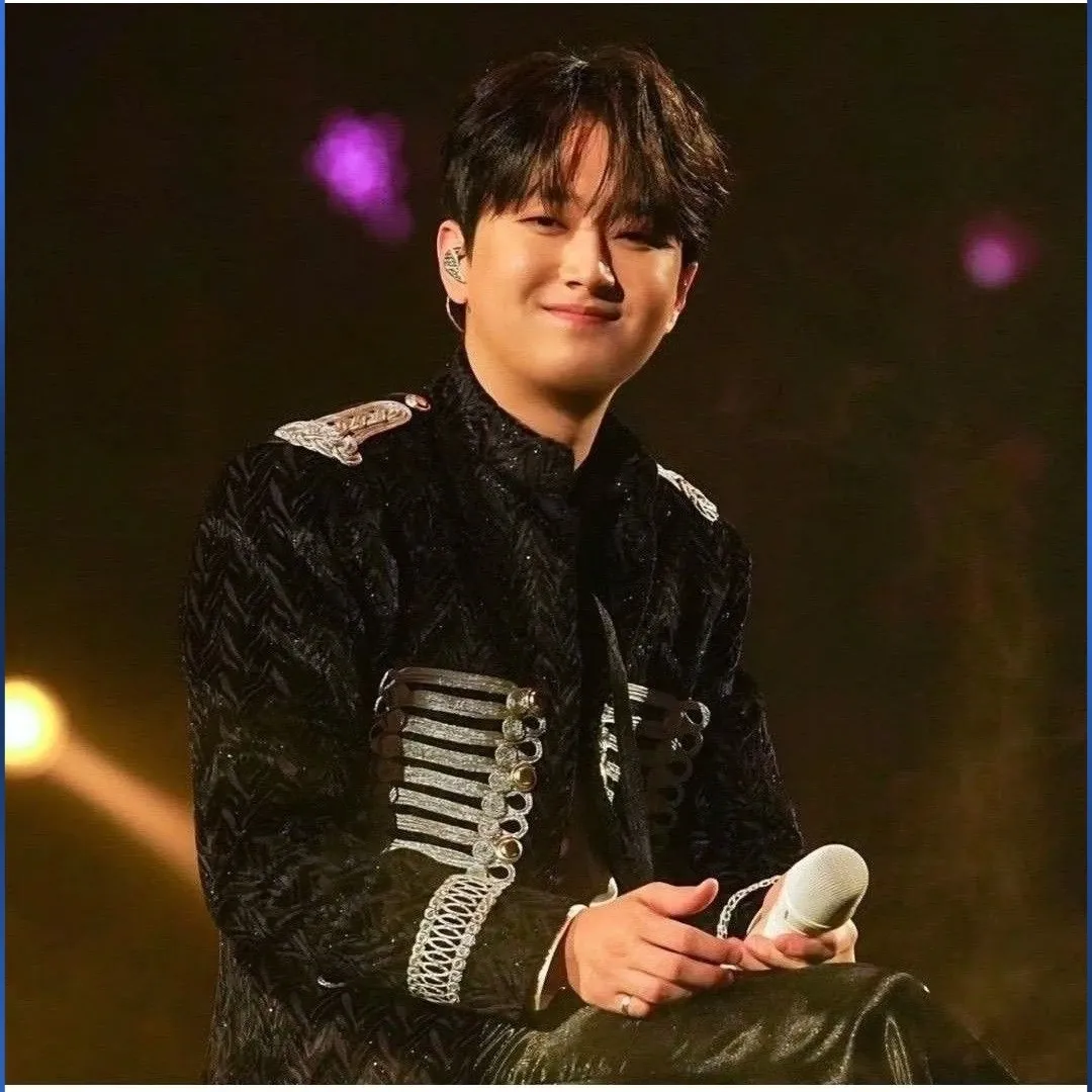 A moment captured by a fan of Lee Chanwon