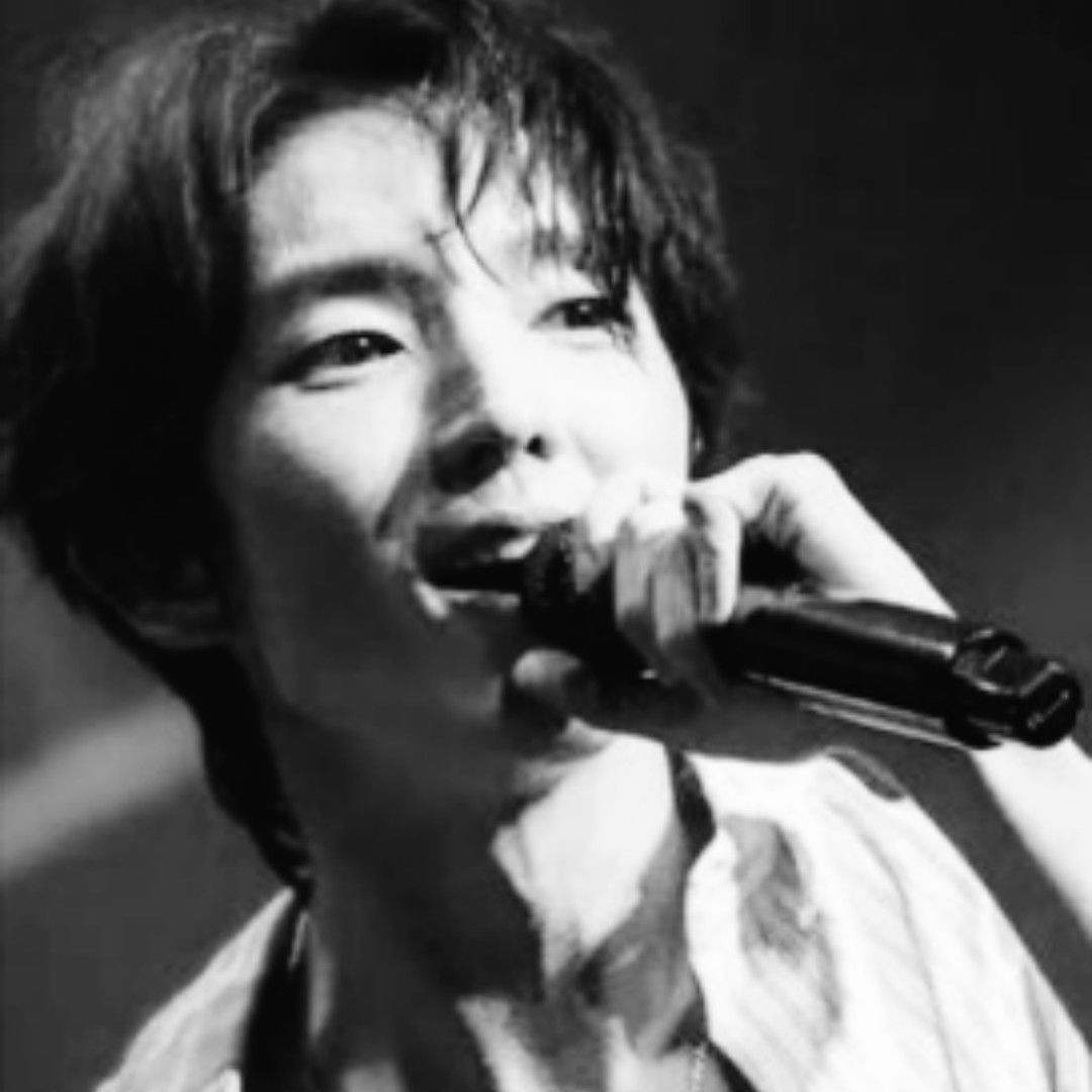 A moment captured by a fan of Lee Joongi