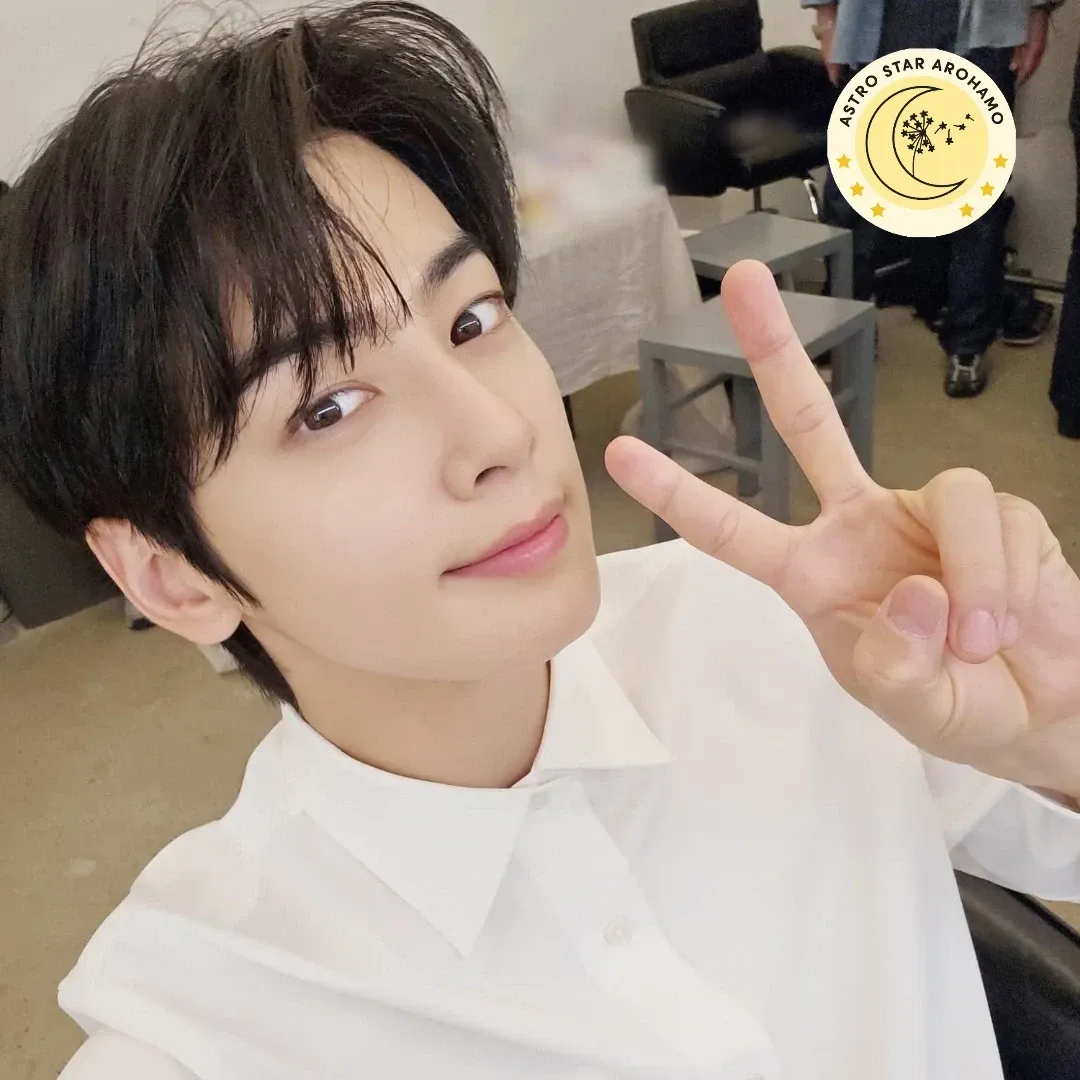 Latest photo of Cha Eunwoo