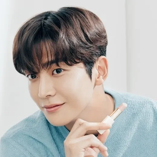 Foto kegiatan terbaru dari Rowoon