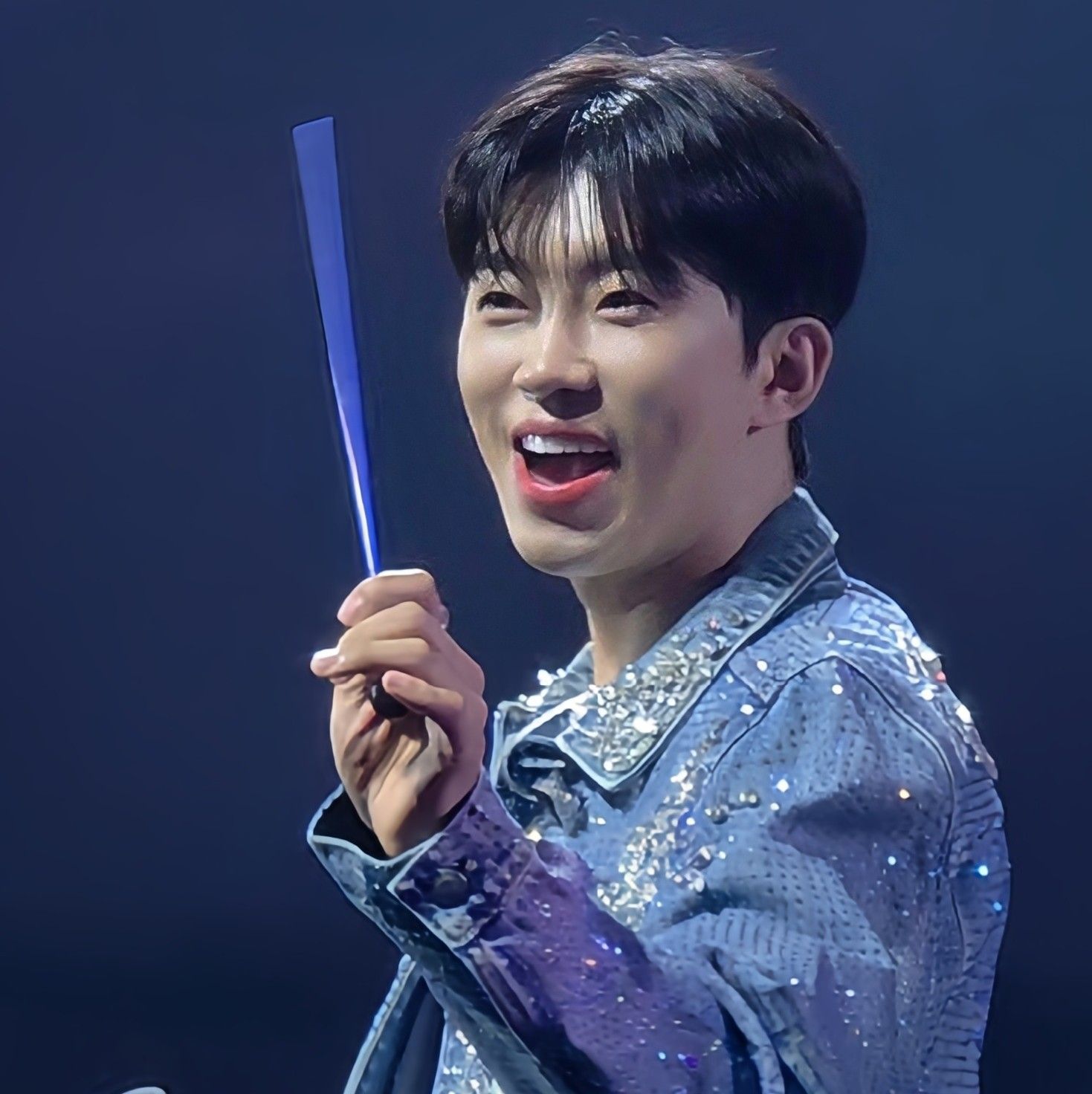 粉丝拍下的林英雄瞬间