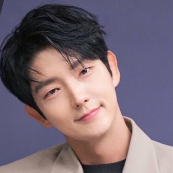 A moment captured by a fan of Lee Joongi