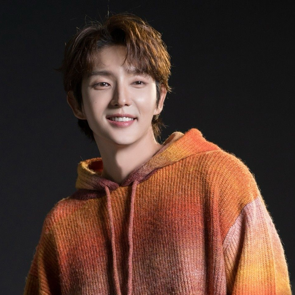 Behind-the-scenes cut of Lee Joongi
