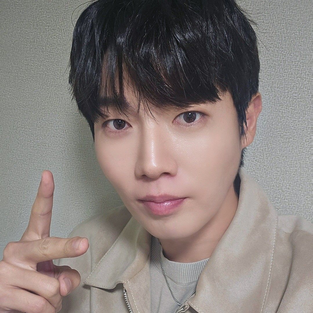 Latest photo of Son Taejin