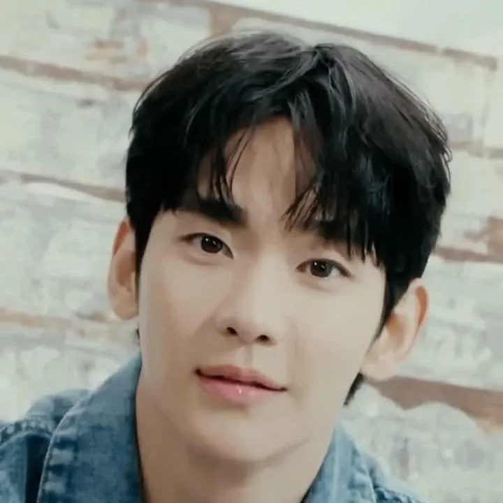 Behind-the-scenes cut of Kim Soohyun