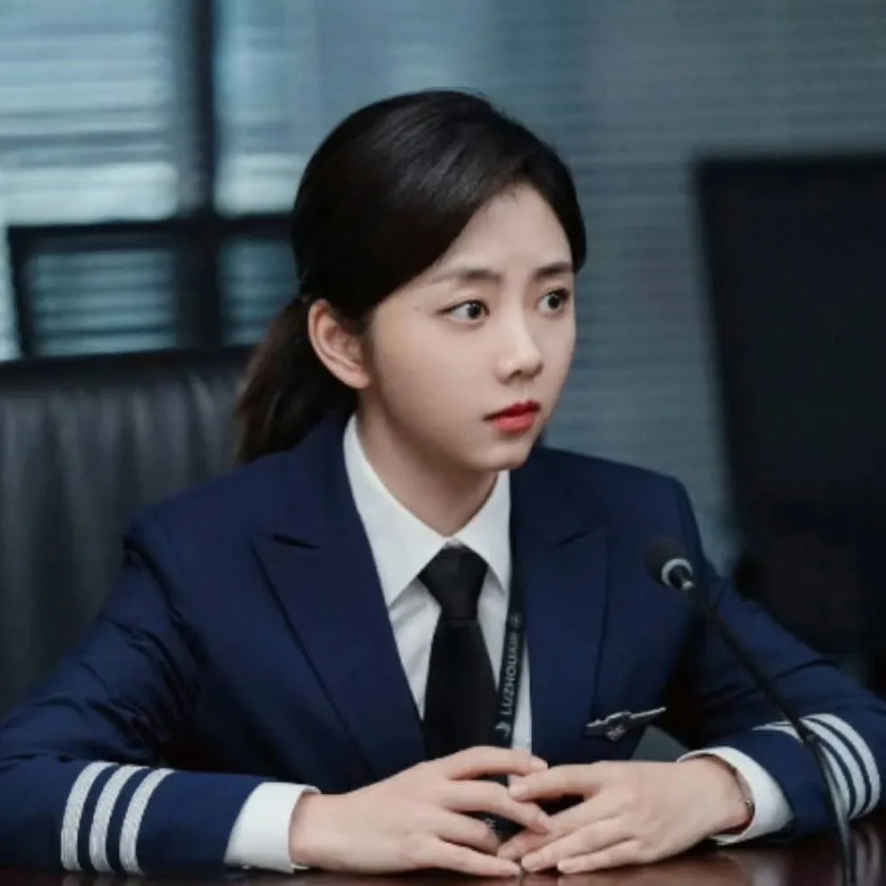 Behind-the-scenes cut of Tan Song Yun