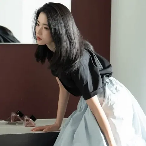 Behind-the-scenes cut of Kim Taeri