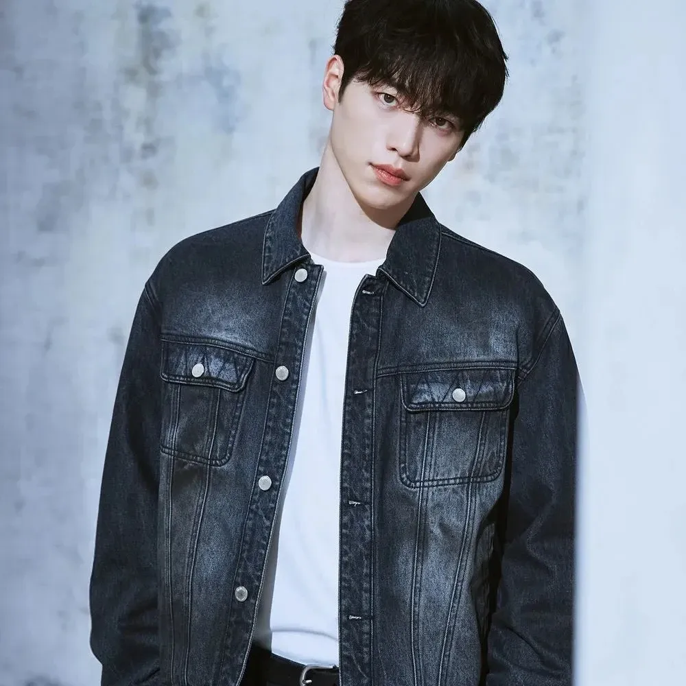 Behind-the-scenes cut of Seo Kangjoon