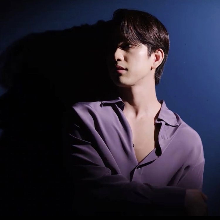 Foto terbaru dari Park Jinyoung