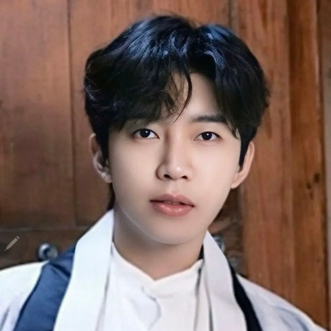 Recent activity shot of Lim Youngwoong