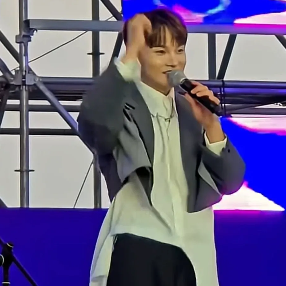 박서진의 비하인드 컷
