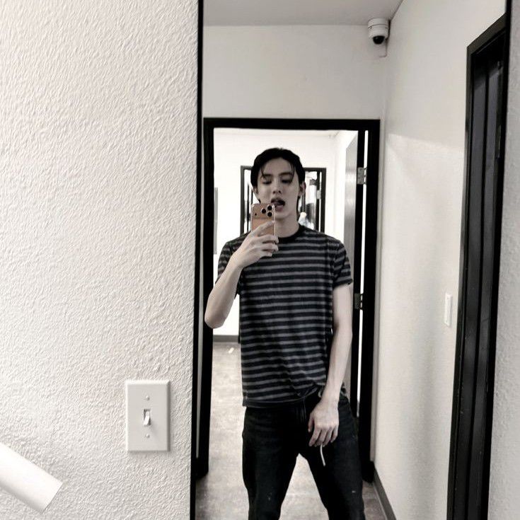 Cuplikan di balik layar dari Lim Youngwoong